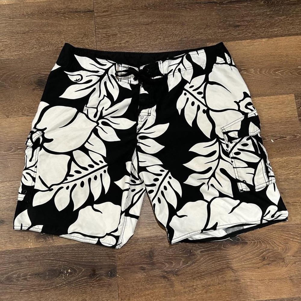 Quicksilver black + white floral board shorts - Men's XL